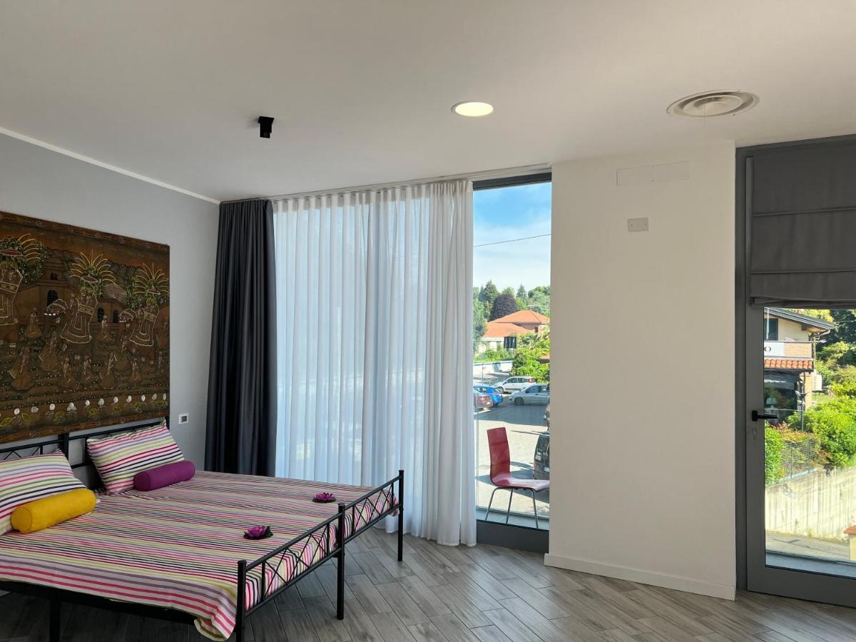 Hotel La Camera Del Testa Matta Travedona Esterno foto